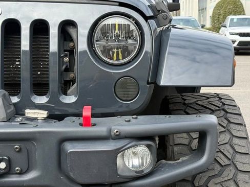 Used 2016 Jeep Wrangler Unlimited Rubicon image 11