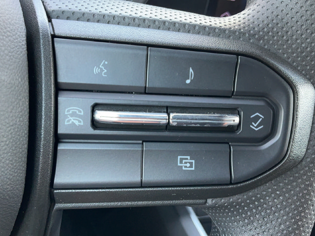 Used 2025 Chevrolet Colorado Trail Boss AWD/4WD image 23
