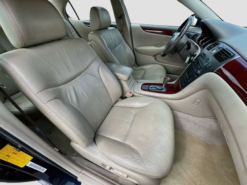 Used 2003 Lexus ES 330 w/ Premium Pkg FWD image 32
