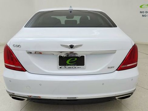 Used 2019 Genesis G90 3.3T Premium RWD image 5
