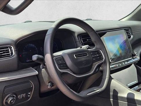 Used 2024 Jeep Wagoneer L Series II w/ Flexible Seating Group image 9