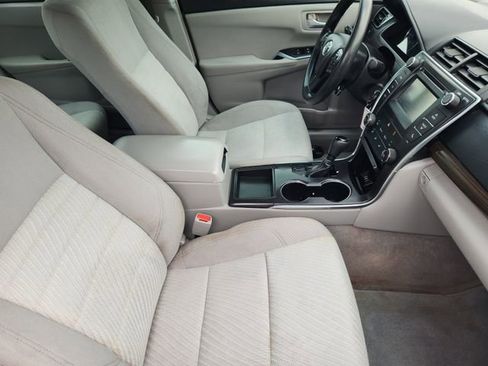 Used 2016 Toyota Camry LE FWD image 14