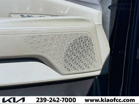 New 2026 Kia Carnival EX FWD image 24