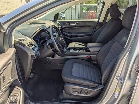 Used 2020 Ford Edge SE FWD image 8