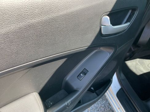 Used 2017 Kia Forte LX image 21