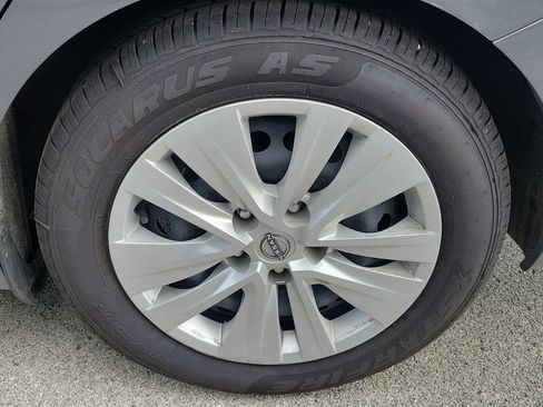 Used 2024 Nissan Sentra S FWD image 6
