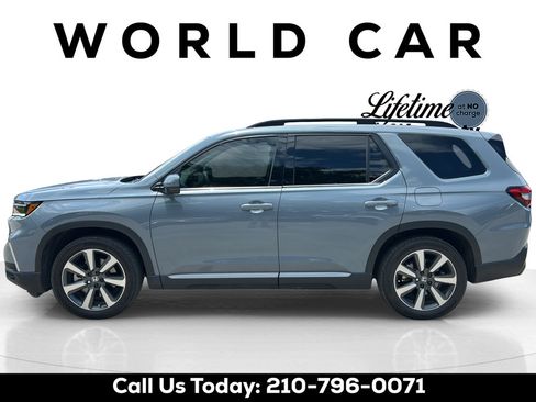 Used 2025 Honda Pilot Touring image 6