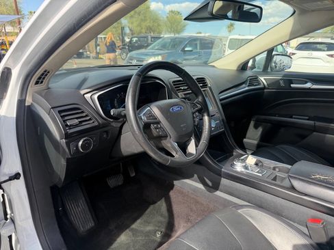 Used 2019 Ford Fusion Titanium AWD/4WD image 18