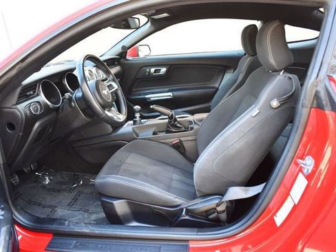 Used 2018 Ford Mustang Coupe image 18