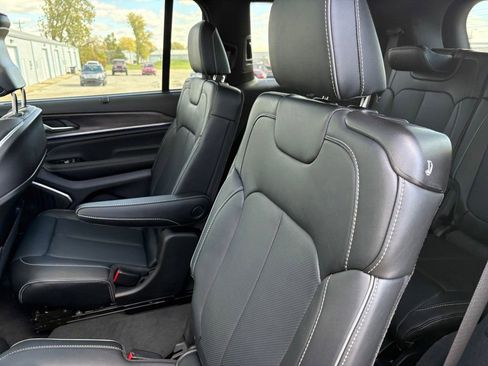 New 2025 Jeep Grand Cherokee L Overland w/ Luxury Tech Group IV AWD/4WD image 17