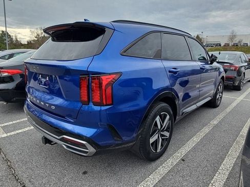 Used 2022 Kia Sorento EX image 9