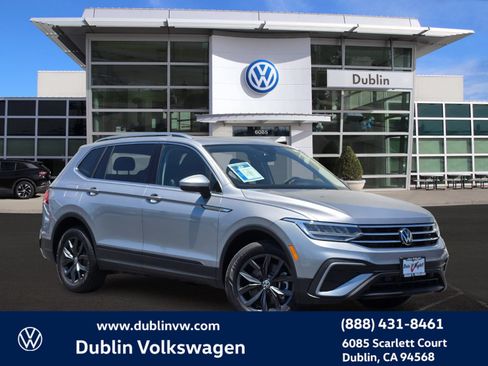 Certified 2023 Volkswagen Tiguan SE w/ Panoramic Sunroof Package AWD/4WD image 1