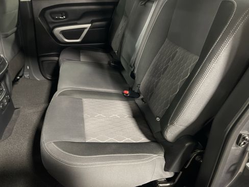 Used 2024 Nissan Titan SV w/ SV Convenience Package image 14