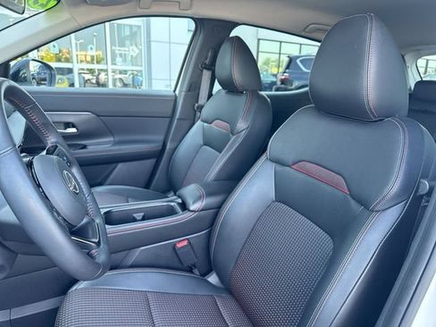 Used 2025 Nissan Kicks SR FWD image 11