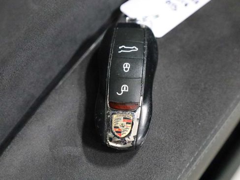 Used 2016 Porsche Cayenne GTS AWD/4WD image 43