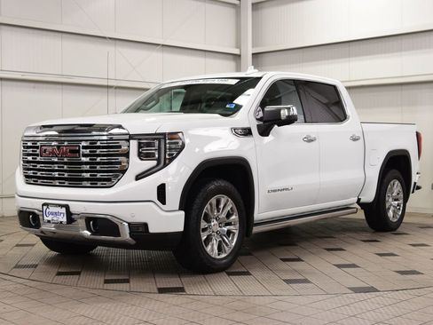 Used 2023 GMC Sierra 1500 Denali w/ Technology Package AWD/4WD image 3