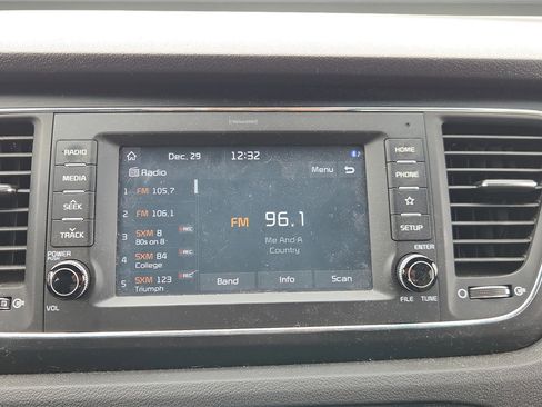 Used 2019 Kia Sedona EX image 10