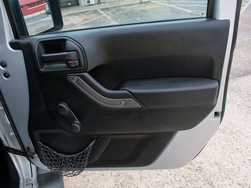 Used 2012 Jeep Wrangler Sport AWD/4WD image 29