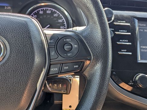 Used 2019 Toyota Camry LE FWD image 19