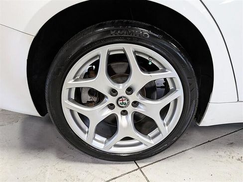Used 2020 Alfa Romeo Giulia Ti w/ Active Blind Spot Package AWD/4WD image 13