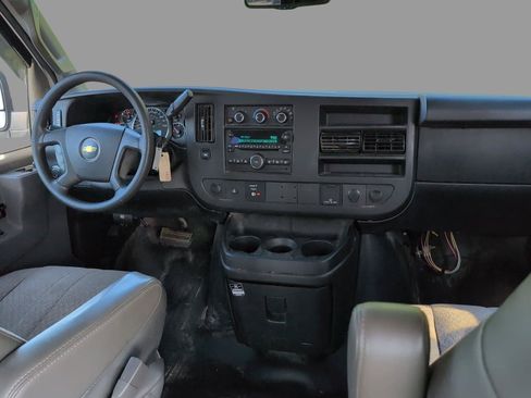 Used 2017 Chevrolet Express 2500 RWD image 34