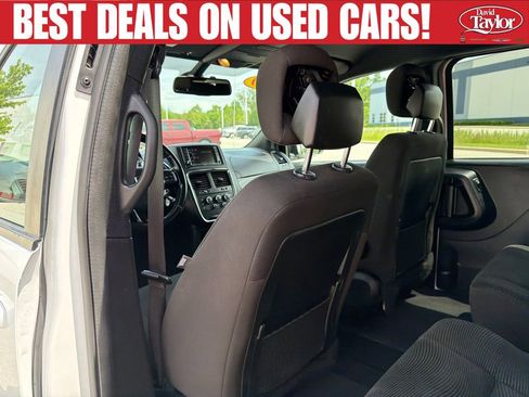 Used 2020 Dodge Grand Caravan SE FWD image 22