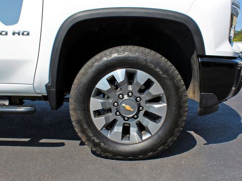 Used 2024 Chevrolet Silverado 2500 Custom w/ Custom Convenience Package image 33