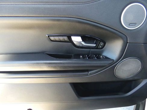 Used 2018 Land Rover Range Rover Evoque SE Dynamic image 45