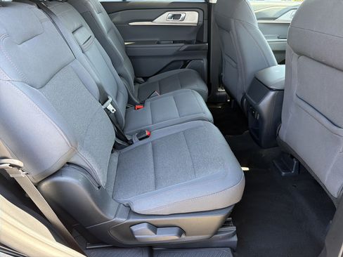 Used 2025 Ford Explorer Active RWD image 25