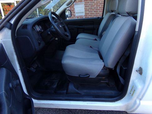 Used 2005 Dodge Ram 1500 Truck ST image 11