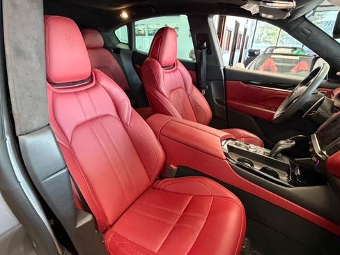 Used 2022 Maserati Levante Modena AWD/4WD image 37