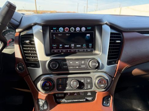 Used 2018 Chevrolet Suburban Premier image 15