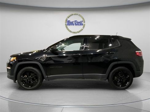 Used 2019 Jeep Compass Latitude AWD/4WD image 2