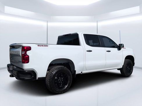 Used 2025 Chevrolet Silverado 1500 Custom Trail Boss AWD/4WD image 3