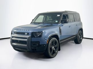 Used 2023 Land Rover Defender 110 X-Dynamic SE video 1