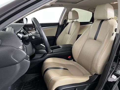 Used 2018 Honda Civic Touring image 4