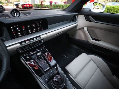 Used 2025 Porsche 911 Carrera image 27