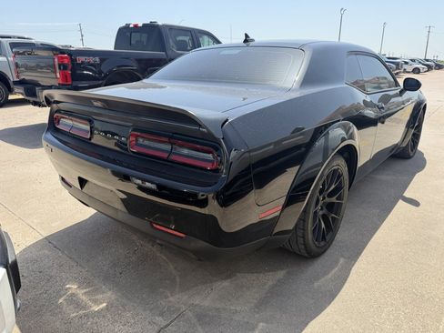 Used 2022 Dodge Challenger R/T Scat Pack RWD image 3