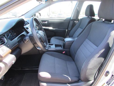 Used 2015 Toyota Camry LE FWD image 9