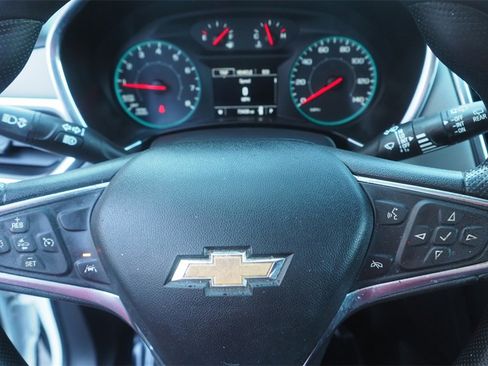 Used 2021 Chevrolet Equinox LS w/ LS Convenience Package image 16