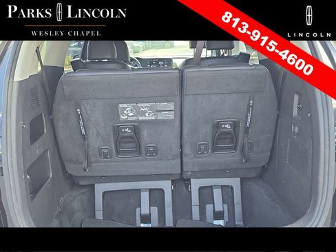Used 2022 Kia Carnival LX FWD image 8