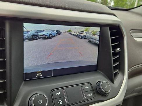 Used 2023 GMC Acadia SLT w/ Preferred Package FWD image 12