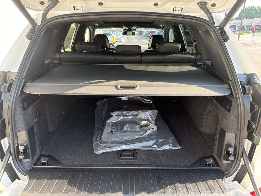 New 2026 BMW X5 xDrive40i w/ Climate Comfort Package AWD/4WD image 11