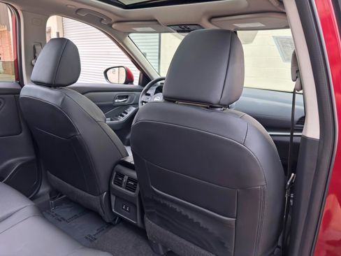 Used 2024 Nissan Rogue SV w/ SV Premium Package FWD image 32