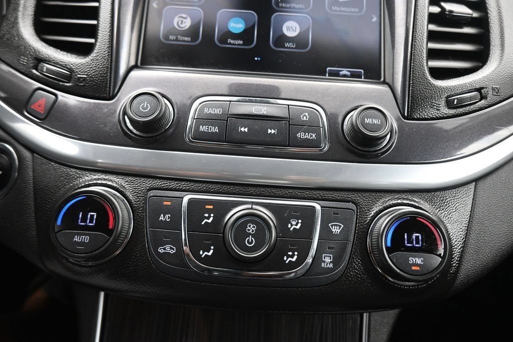 Used 2019 Chevrolet Impala LT FWD image 18