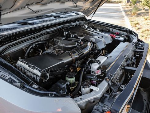 Used 2014 Toyota FJ Cruiser 4WD w/ Upgrade Package image 41