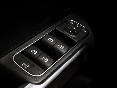 Used 2025 Mercedes-Benz GLB 250 GLB 250 image 26