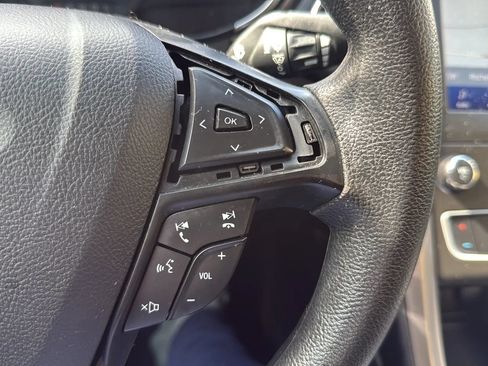 Used 2020 Ford Fusion SE FWD image 11