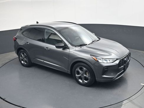 Used 2023 Ford Escape ST-Line FWD image 19