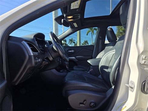 Used 2019 Jeep Cherokee High Altitude image 10